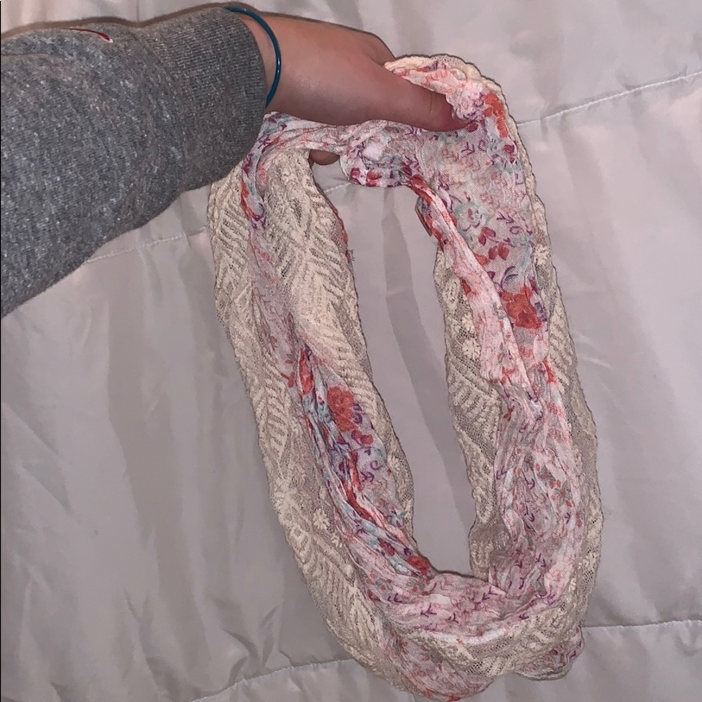 Infinity scarf - Picture 2 of 2